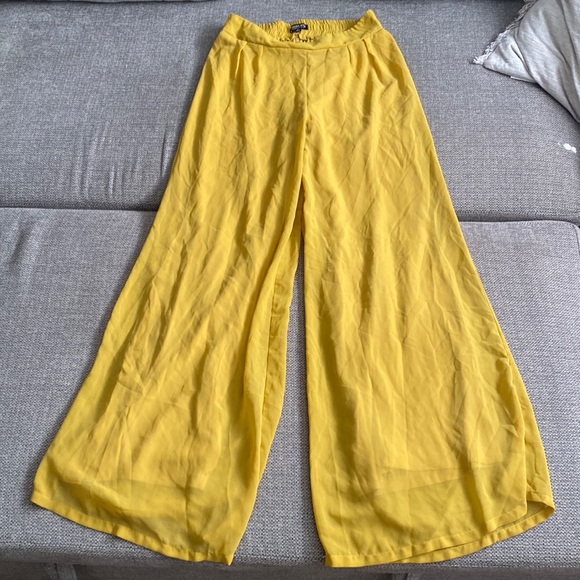 Fashion Nova Pants - Picture 4 of 5